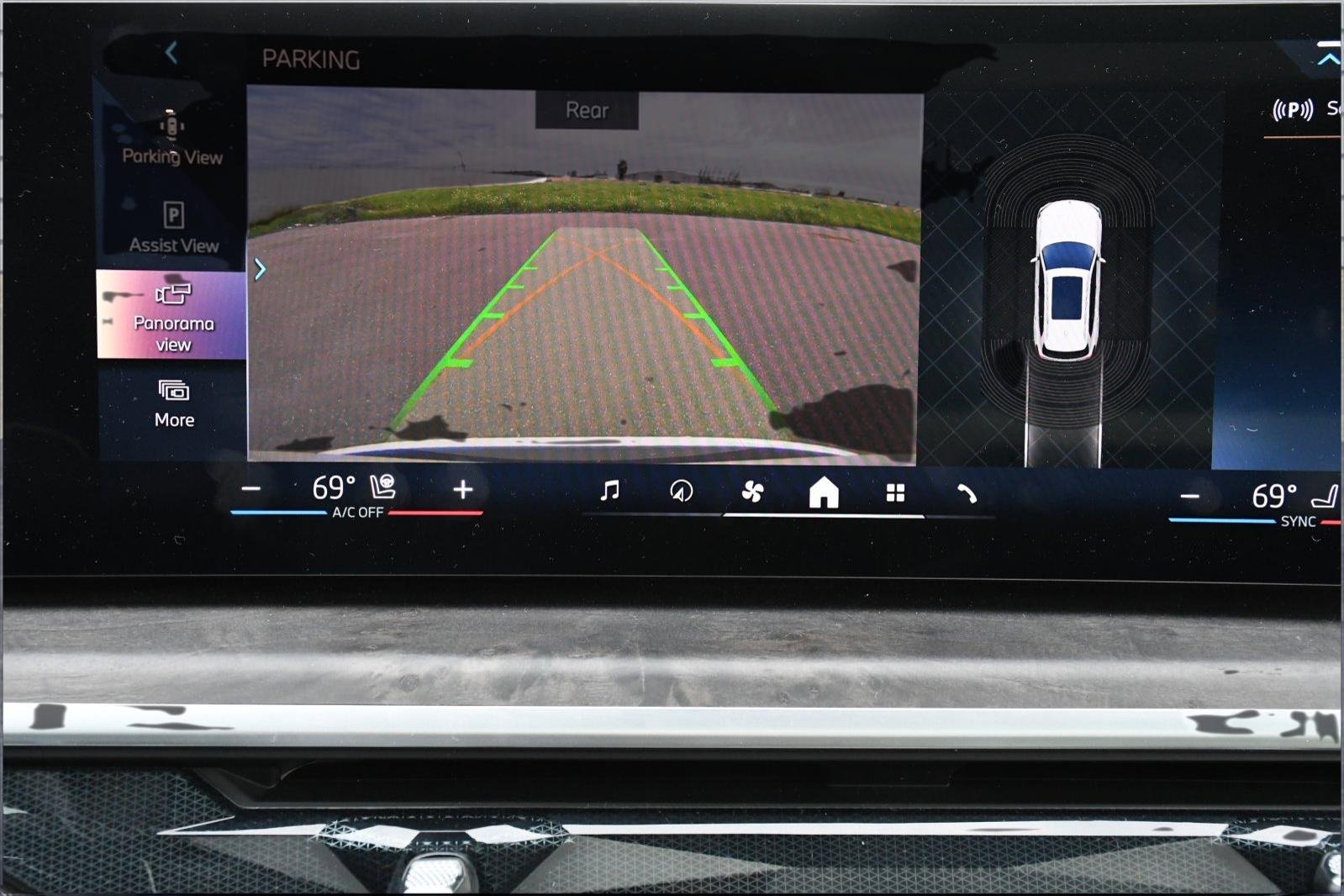 Used 2026 BMW X5 xDrive40i w/ Climate Comfort Package image 13