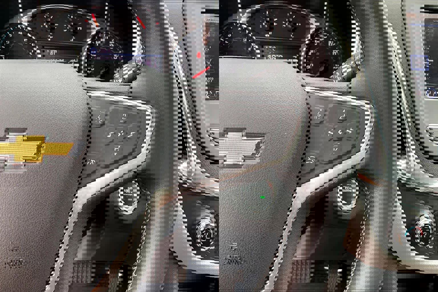 Used 2023 Chevrolet Equinox LT image 19