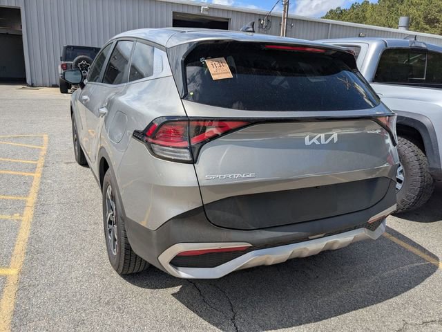 Used 2023 Kia Sportage LX image 4
