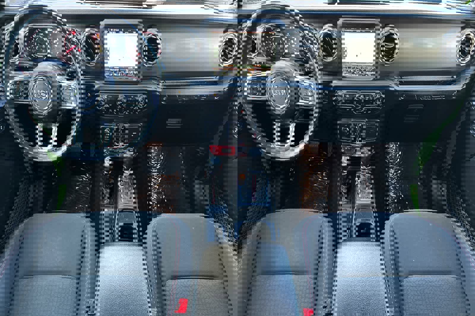 Used 2018 Jeep Wrangler Unlimited Rubicon image 3