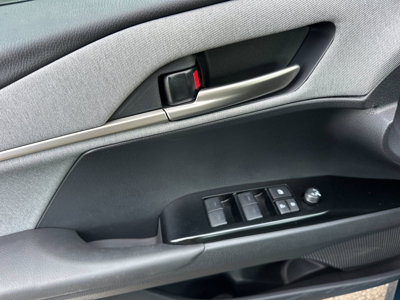 Used 2026 Toyota Camry LE image 11