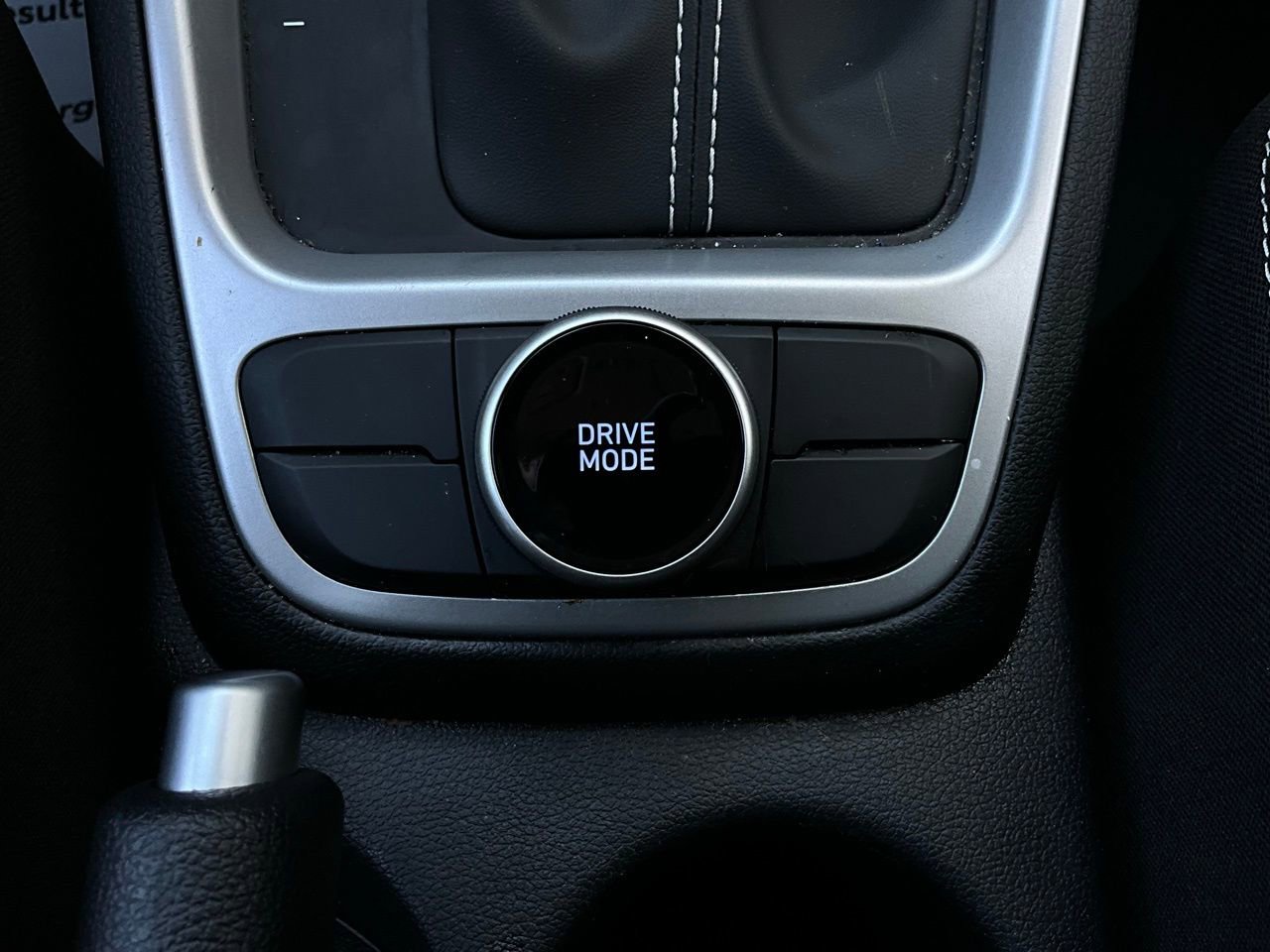 Used 2025 Hyundai Venue SEL image 23