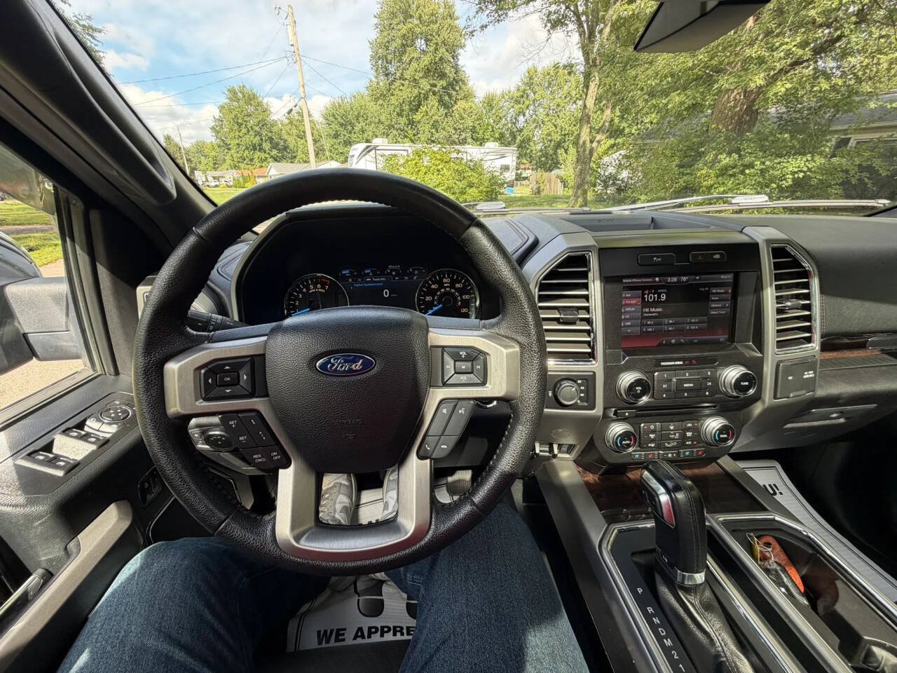 Used 2015 Ford F150 Platinum w/ Equipment Group 701A Luxury AWD/4WD image 46