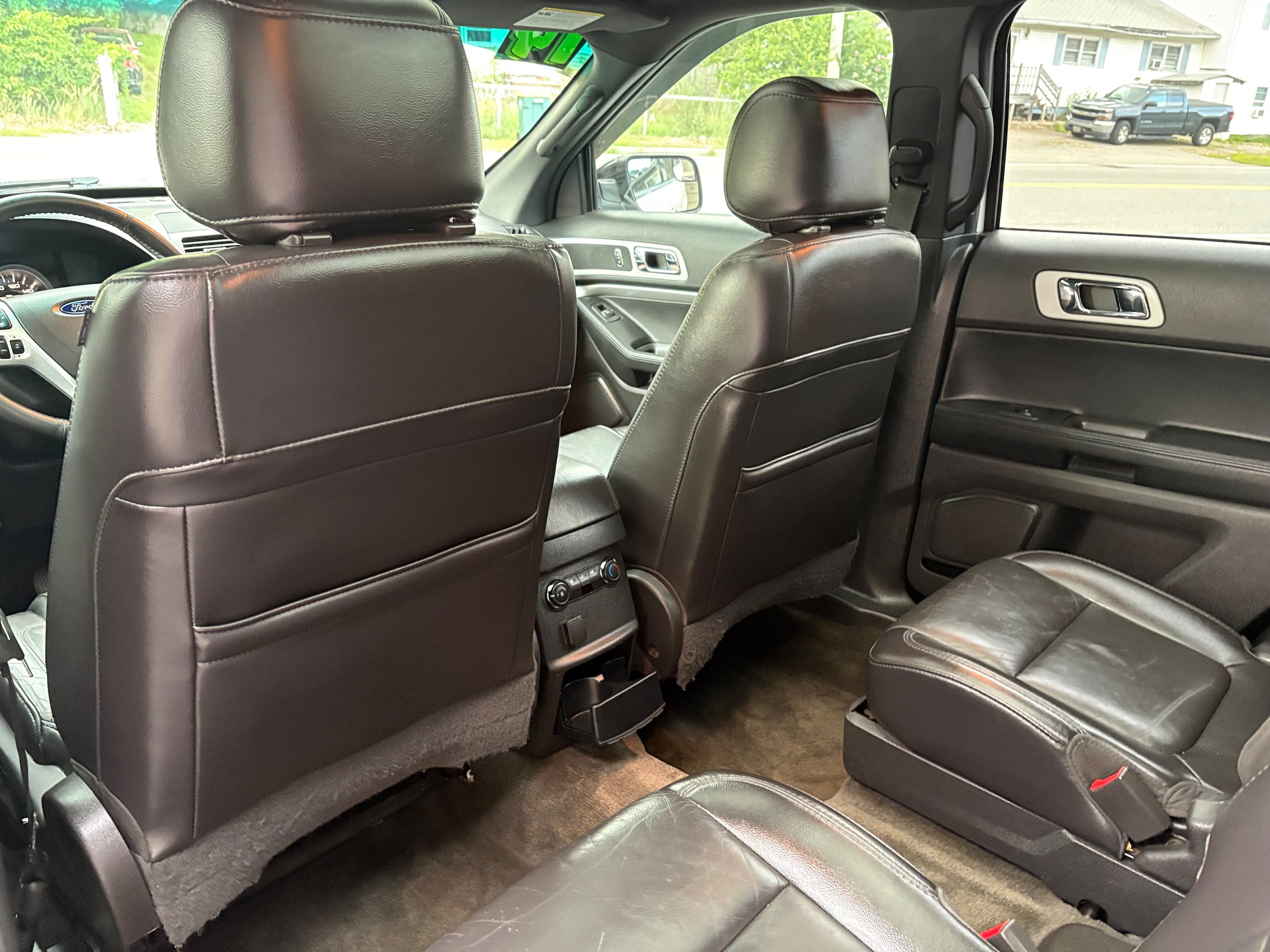 Used 2014 Ford Explorer XLT w/ Equipment Group 202A AWD/4WD image 15
