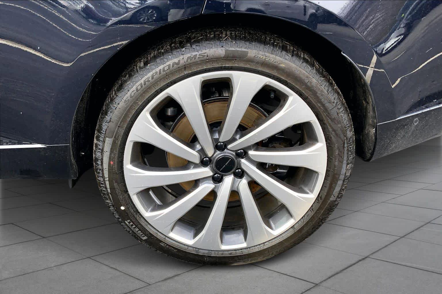 New 2026 Land Rover Range Rover SE AWD/4WD image 16