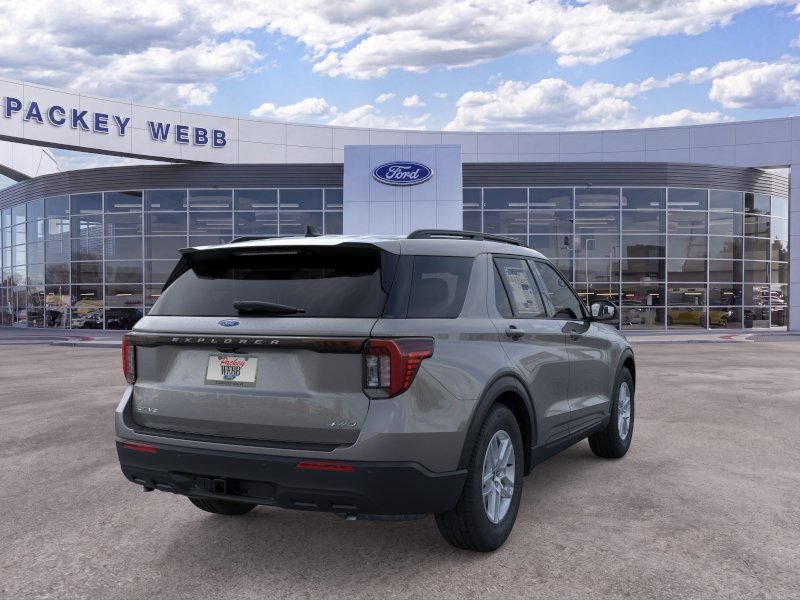 New 2026 Ford Explorer Active AWD/4WD image 8