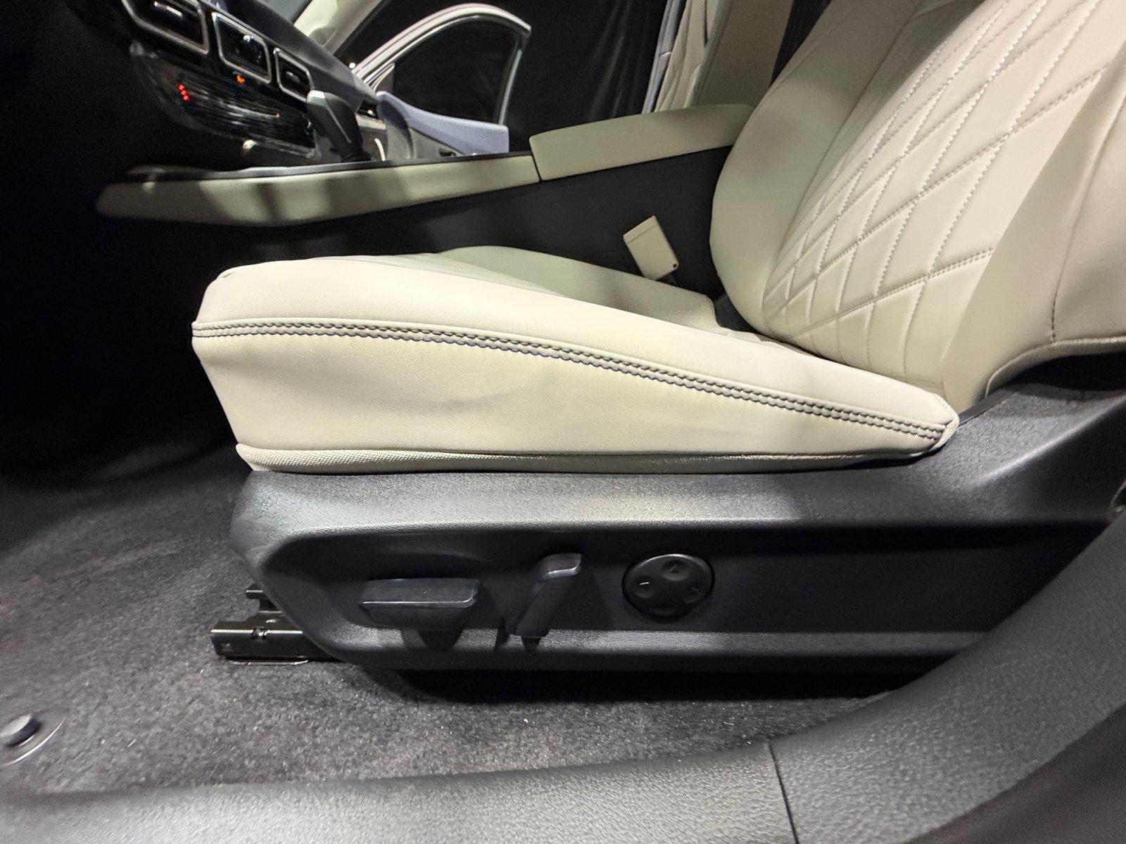 New 2026 Nissan Sentra SL w/ Floor Mat Package FWD image 14