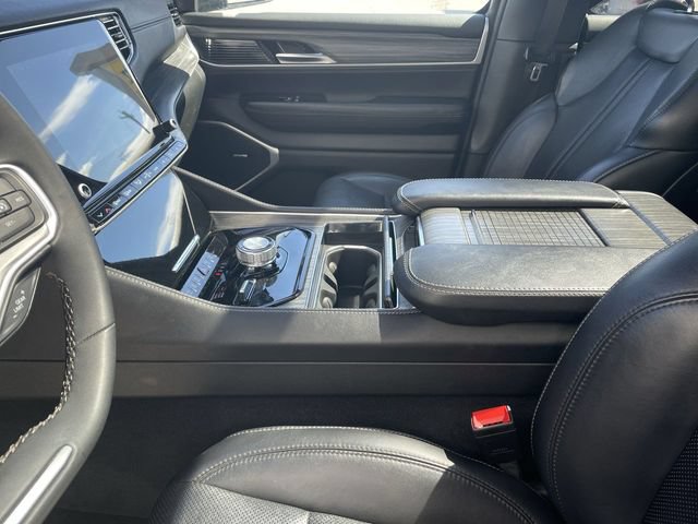 Used 2024 Jeep Wagoneer L Series II w/ Premium Group I AWD/4WD image 21