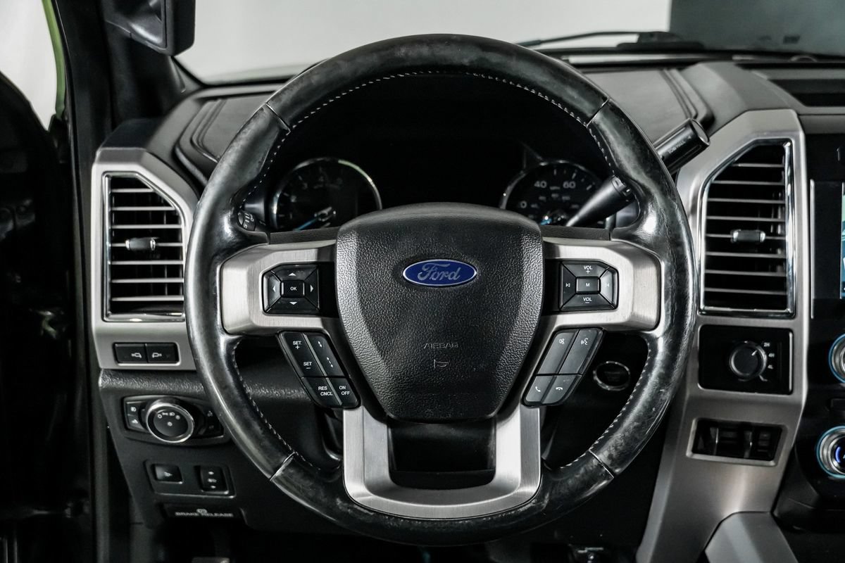 Used 2017 Ford F350 4x4 Crew Cab DRW Super Duty image 16