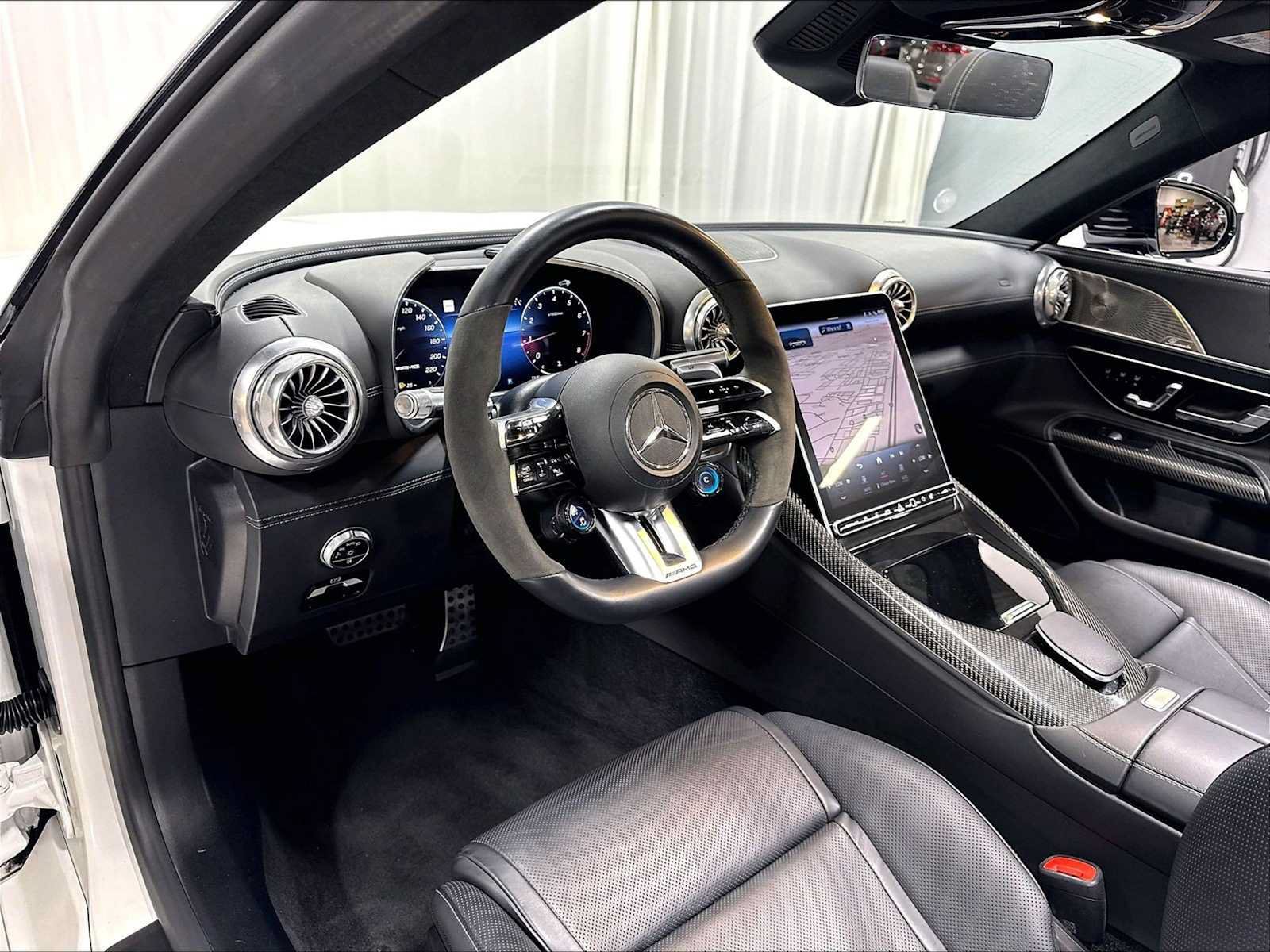 Used 2022 Mercedes-Benz SL 63 AMG 4MATIC image 6