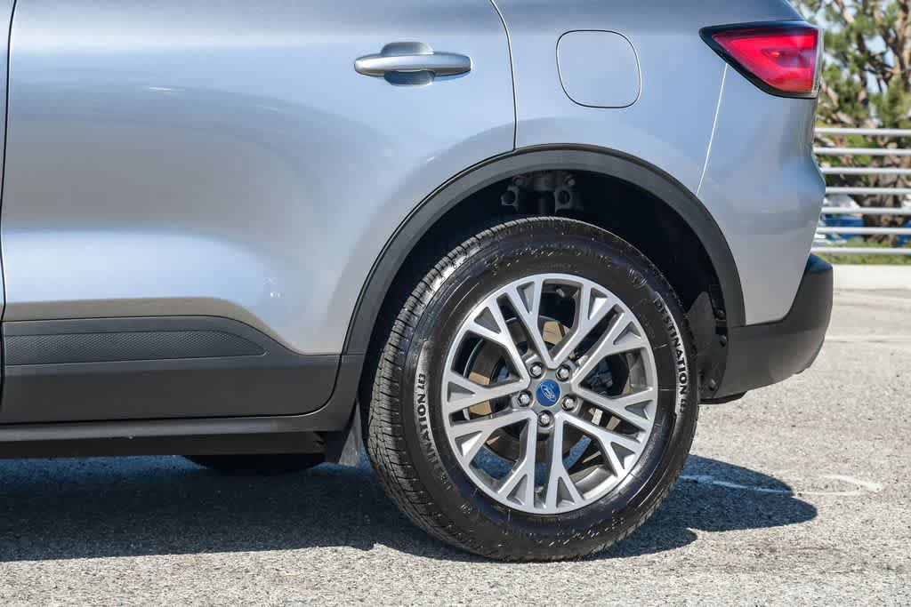 Used 2022 Ford Escape SEL AWD/4WD image 11