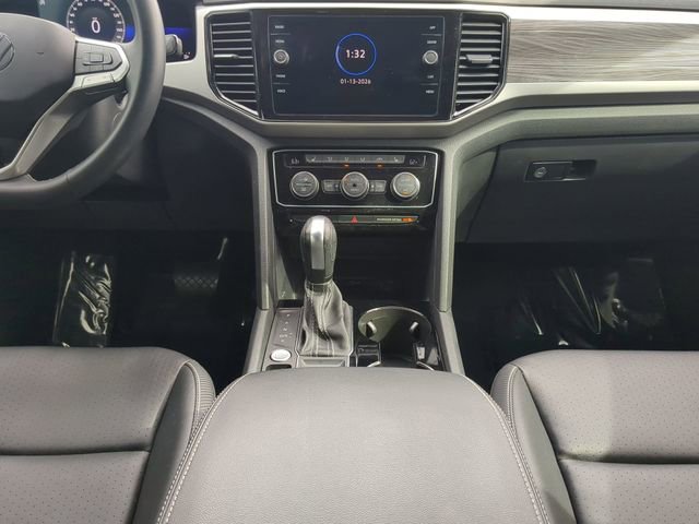 Certified 2022 Volkswagen Atlas Cross Sport SE w/ Panoramic Sunroof Package image 16