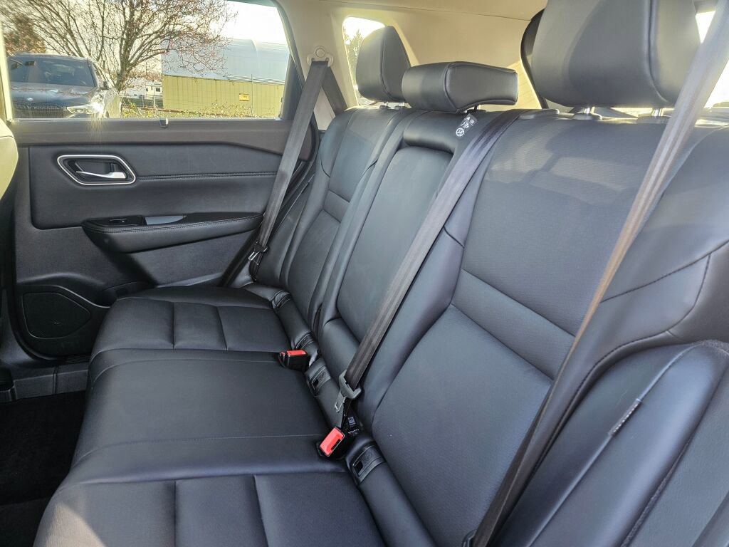 Used 2021 Nissan Rogue SV image 21