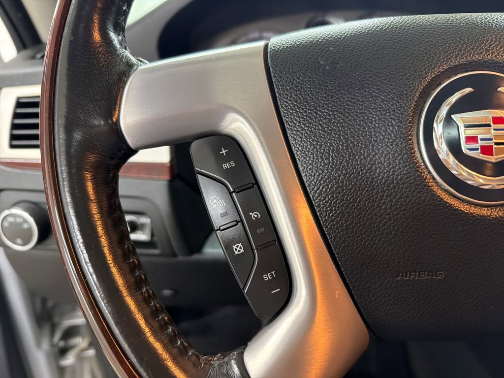 Used 2011 Cadillac Escalade Premium AWD/4WD image 22