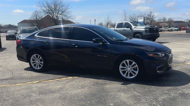 Used 2018 Chevrolet Malibu LT image 2