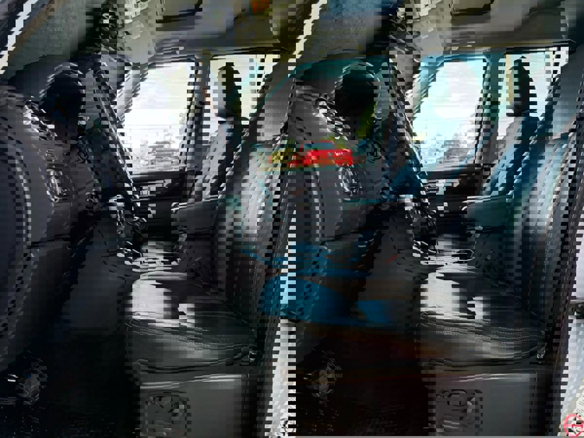 Used 2011 Land Rover LR4 HSE LUX image 43