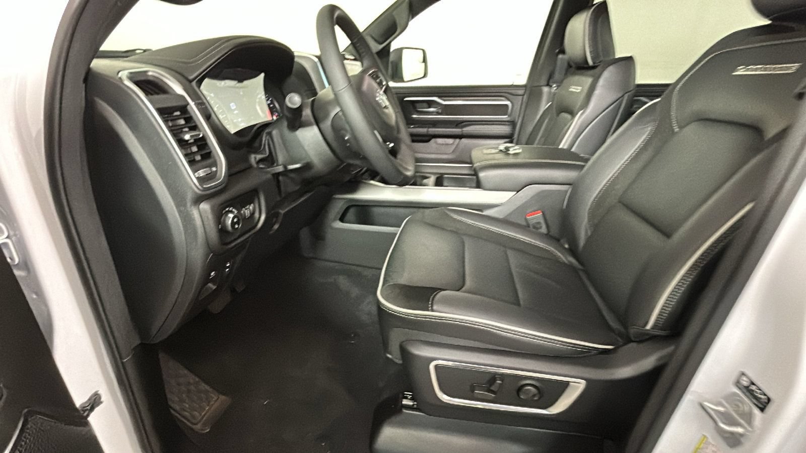Used 2026 RAM 1500 Laramie w/ Night Edition AWD/4WD image 14