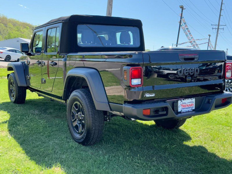 Used 2024 Jeep Gladiator Sport AWD/4WD image 6