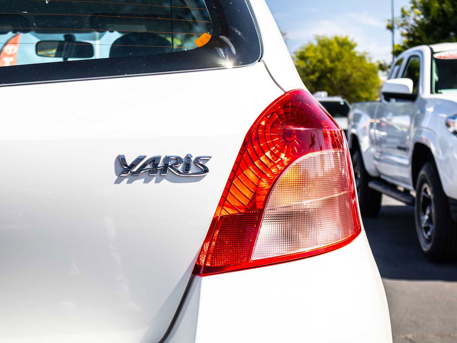 Used 2008 Toyota Yaris 2-Door Hatchback FWD image 10