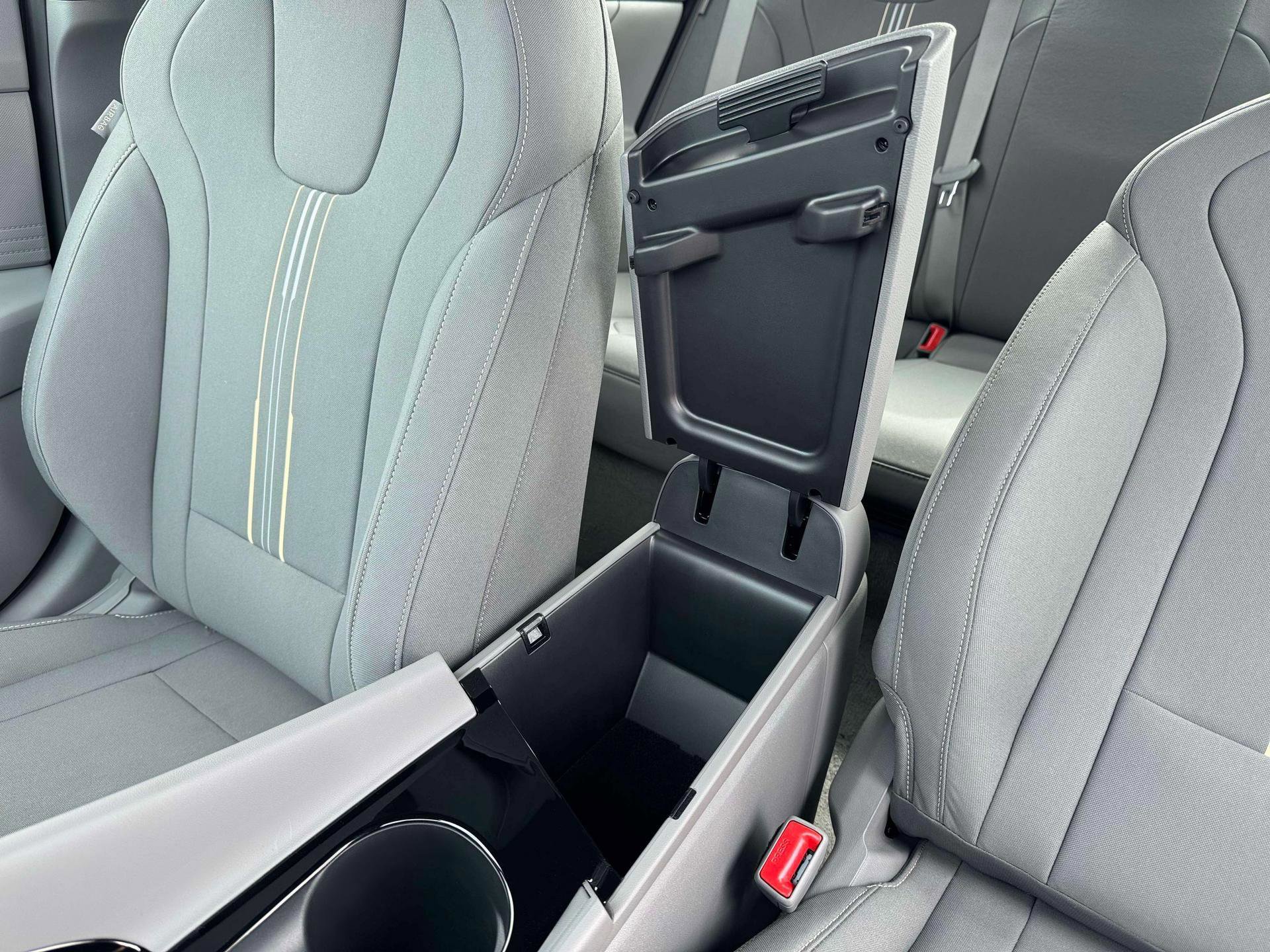 New 2026 Hyundai Elantra Blue image 18