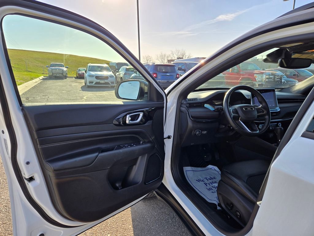 Used 2022 Jeep Compass Altitude w/ Convenience Group image 14