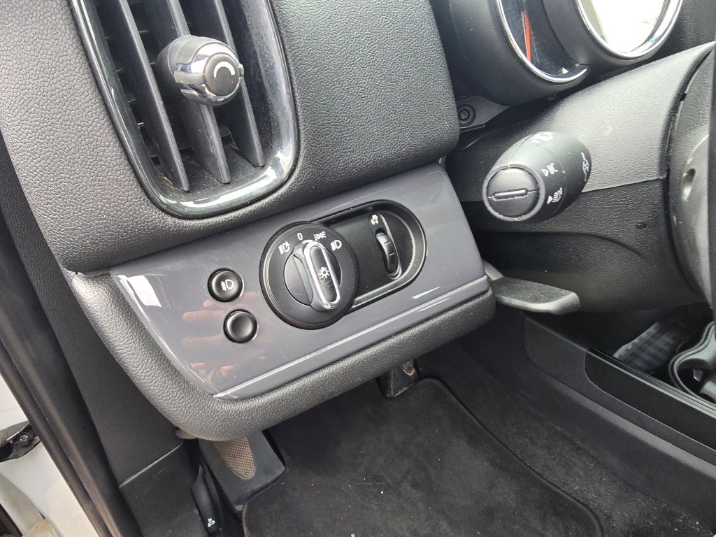 Used 2019 MINI Cooper Countryman w/ Storage Package FWD image 16