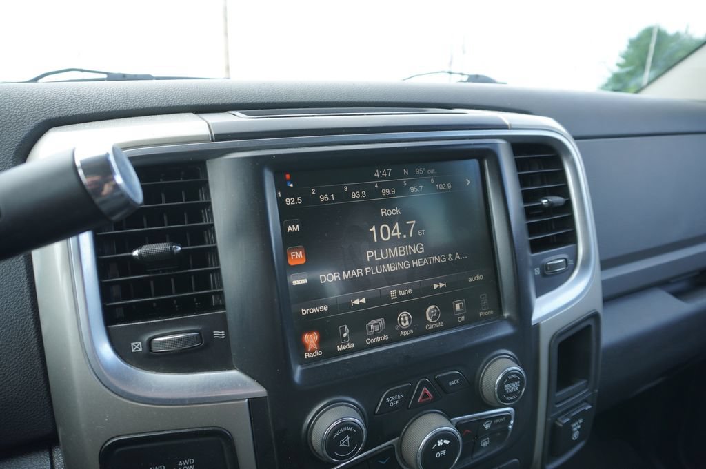 Used 2015 RAM 3500 SLT w/ Luxury Group AWD/4WD image 16