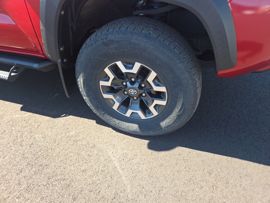 Used 2019 Toyota Tacoma TRD Off-Road AWD/4WD image 31