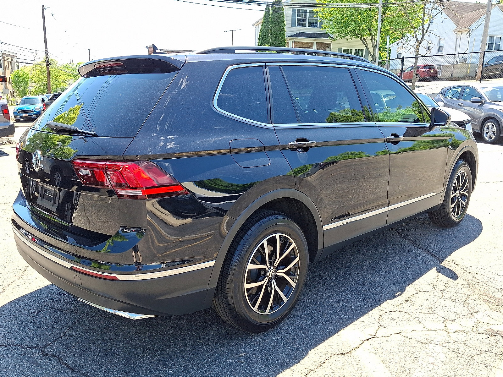 Used 2021 Volkswagen Tiguan SE FWD image 7