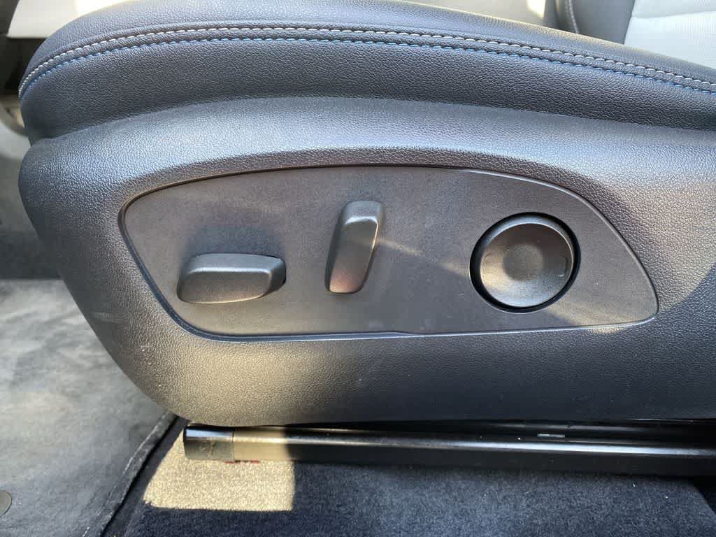 Used 2025 Chevrolet Equinox EV LT w/ Convenience Package FWD image 14