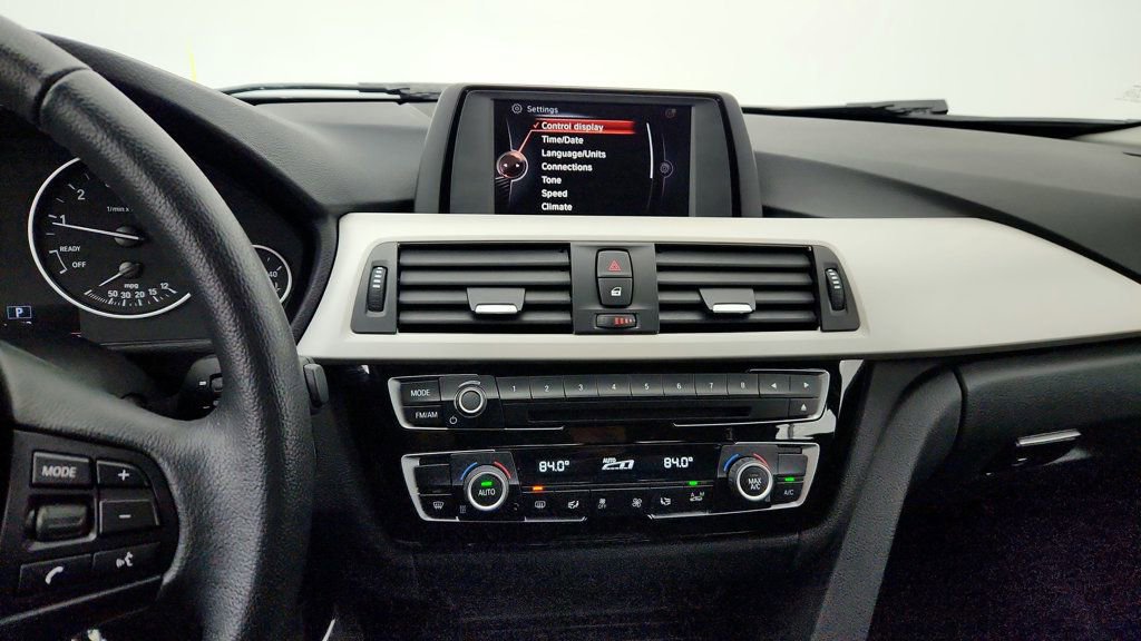 Used 2016 BMW 320i 4dr Sdn 320i with Driving Assi image 17
