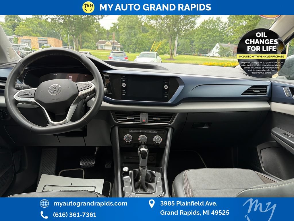 Used 2023 Volkswagen Taos SE w/ Panoramic Sunroof Package AWD/4WD image 12