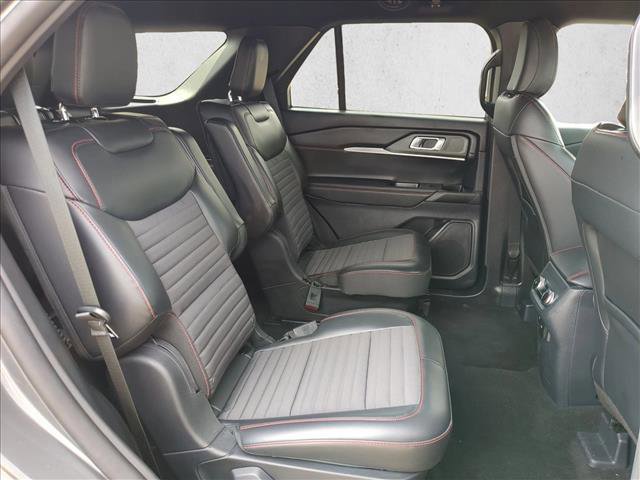 Used 2025 Ford Explorer ST-Line AWD/4WD image 21