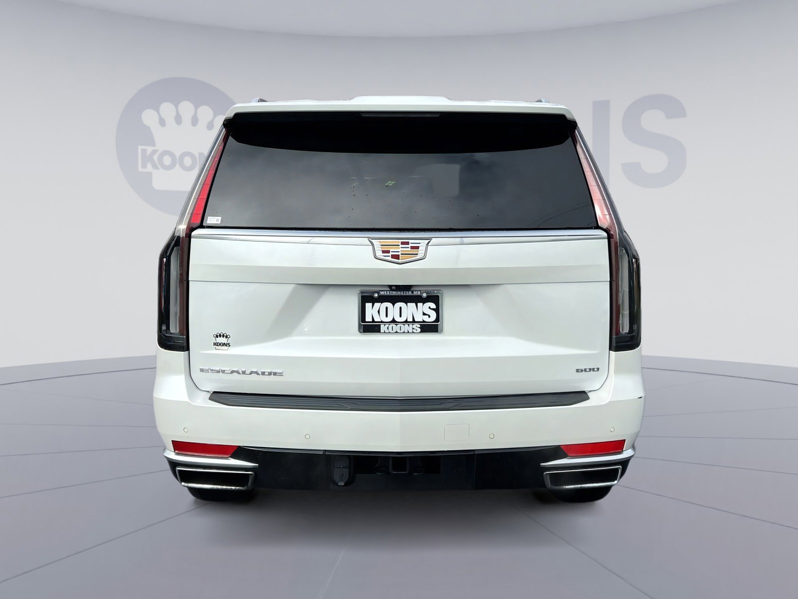 Used 2024 Cadillac Escalade ESV Premium Luxury image 5