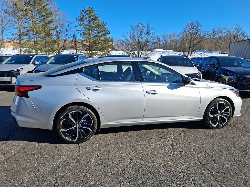 Used 2024 Nissan Altima 2.5 SR image 17