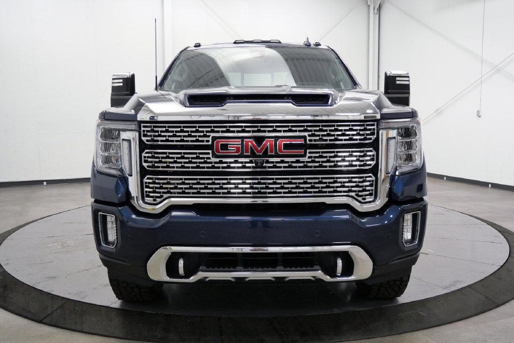 Used 2020 GMC Sierra 3500 Denali w/ Denali Ultimate Package AWD/4WD image 3