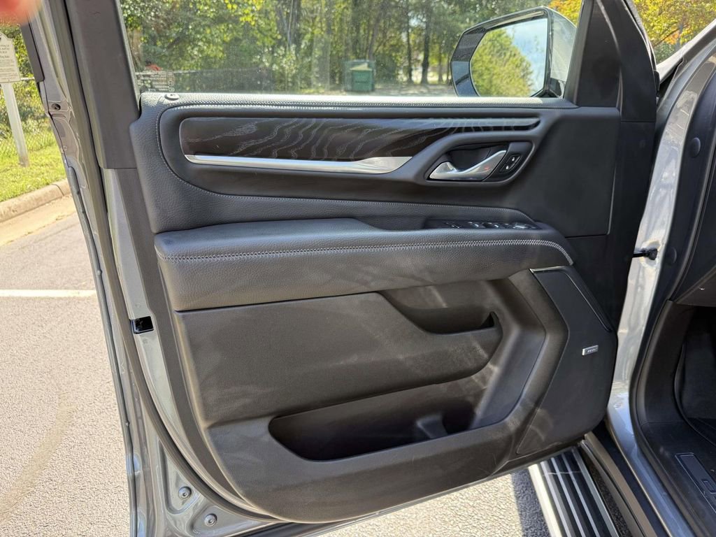 Used 2021 GMC Yukon Denali w/ Denali Premium Package image 13