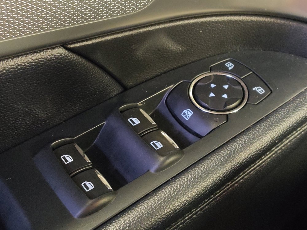 Used 2018 Ford Explorer XLT w/ Equipment Group 201A FWD image 27