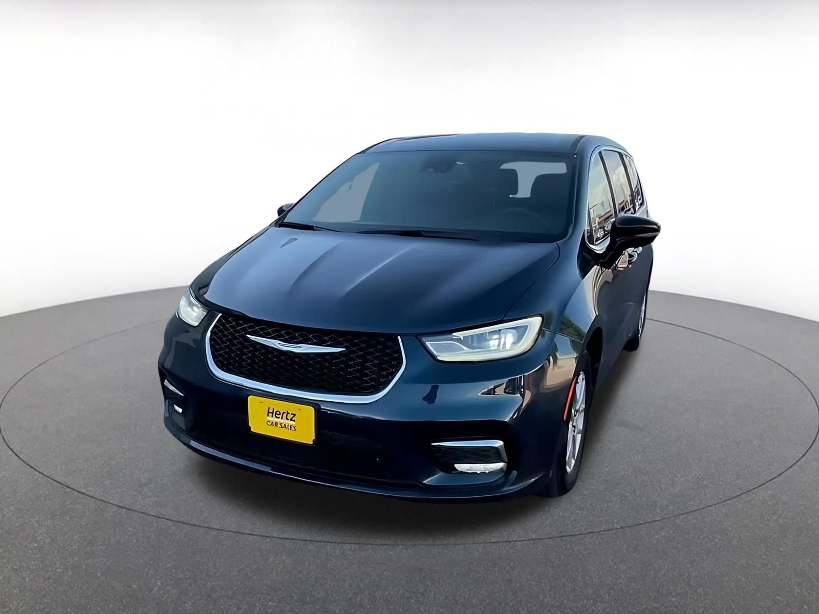 Used 2025 Chrysler Pacifica Select FWD image 6