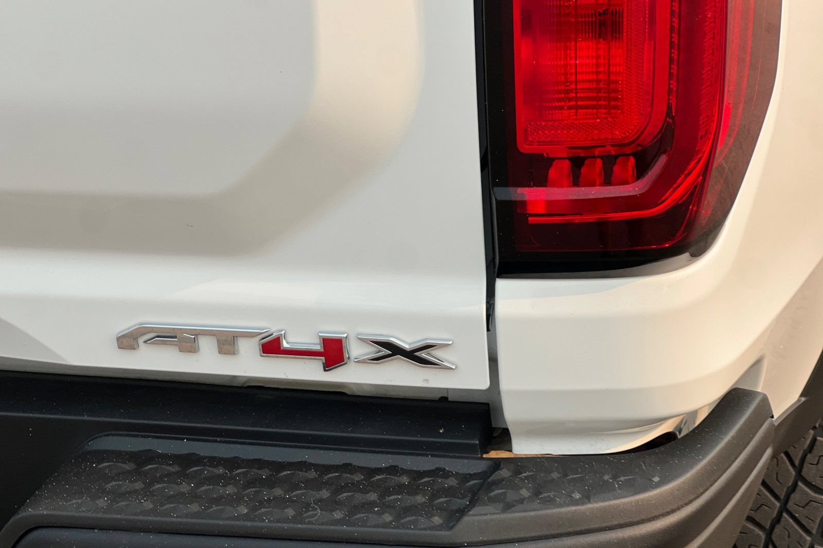 Used 2024 GMC Canyon AT4X w/ AT4X AEV Edition AWD/4WD image 23