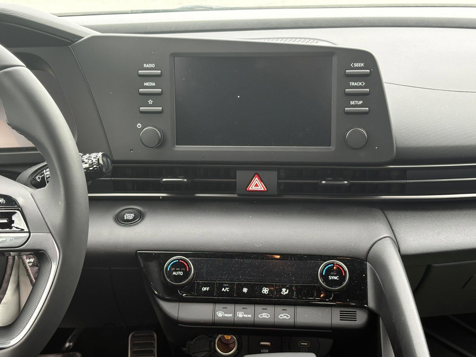 Used 2025 Hyundai Elantra Sport FWD image 19