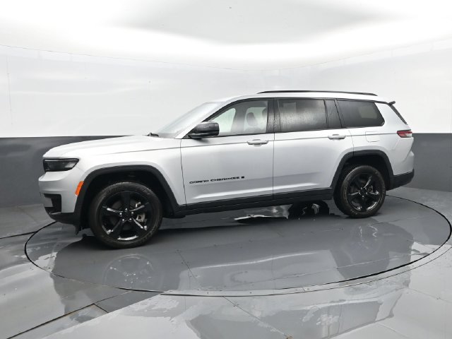 Used 2023 Jeep Grand Cherokee L Laredo AWD/4WD image 5