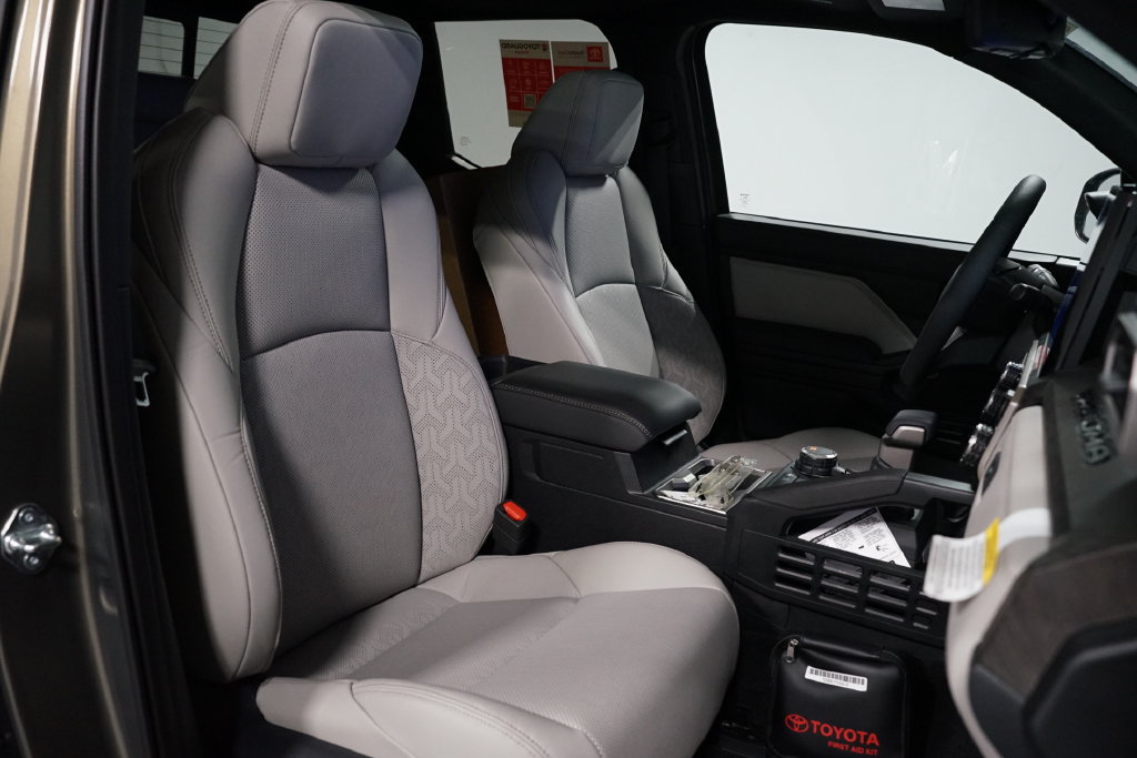 New 2026 Toyota Tacoma Limited AWD/4WD image 33