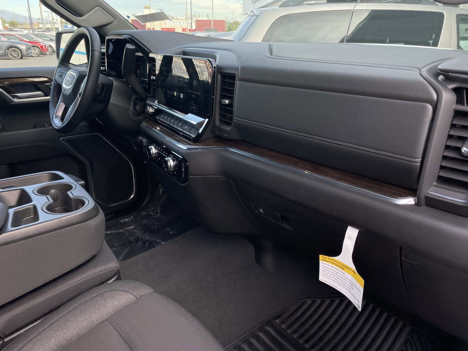 Used 2025 GMC Sierra 1500 SLE w/ Preferred Package image 29