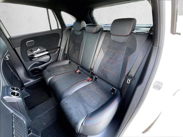 Used 2025 Mercedes-Benz GLA 250 image 28