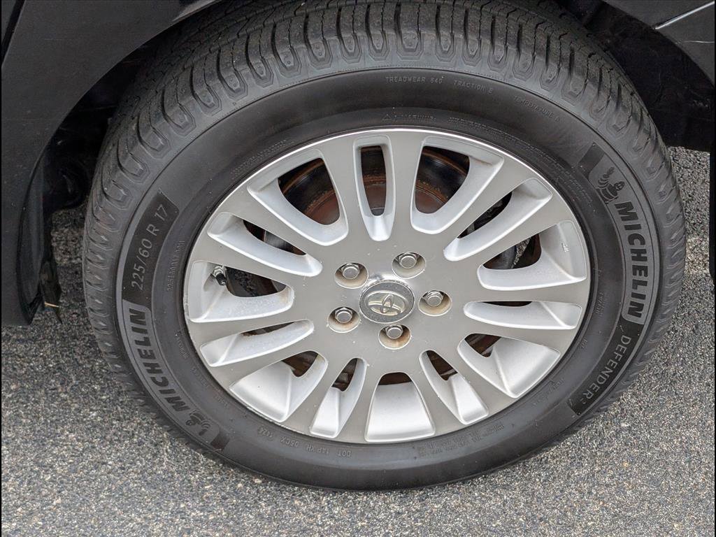 Used 2010 Toyota Sienna XLE image 24