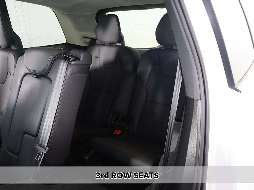 Used 2025 Volvo XC90 B5 Plus AWD/4WD image 10