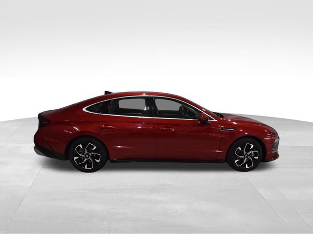 Used 2025 Hyundai Sonata SEL FWD image 3