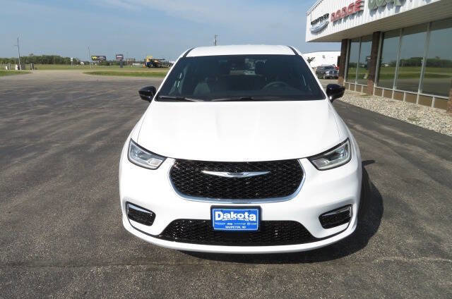 New 2026 Chrysler Pacifica Select image 5