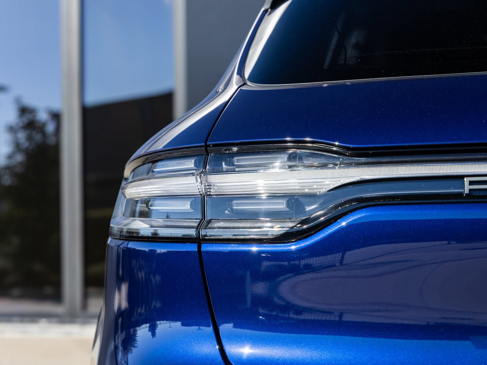 Certified 2026 Porsche Macan Turbo AWD/4WD image 14